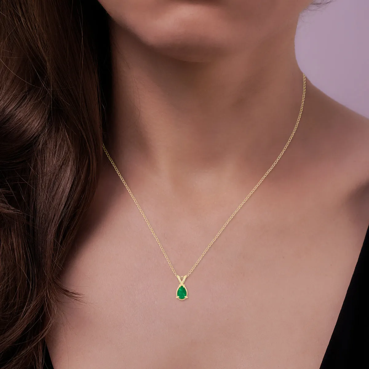14K Yellow Gold 6X4Mm Pear Emerald Pendant