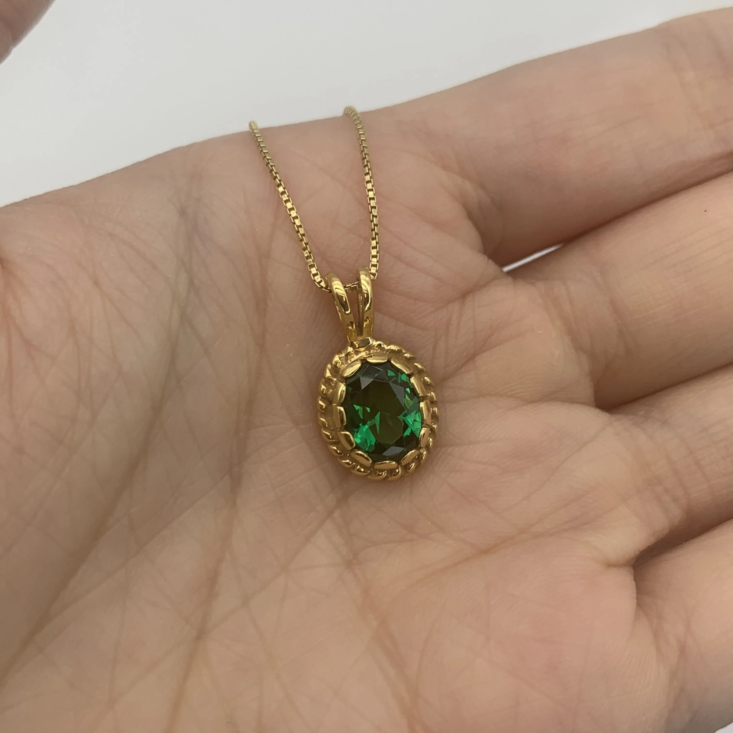 Gold Emerald Pendant - Green Vintage Necklace - Green Oval Necklace