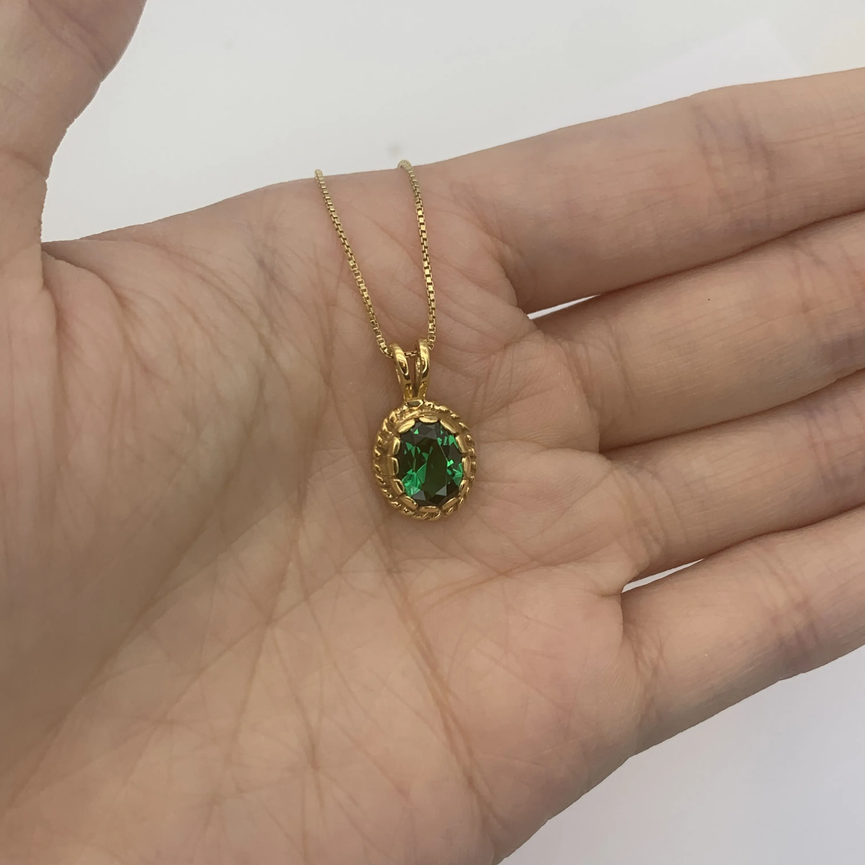 Gold Emerald Pendant - Green Vintage Necklace - Green Oval Necklace