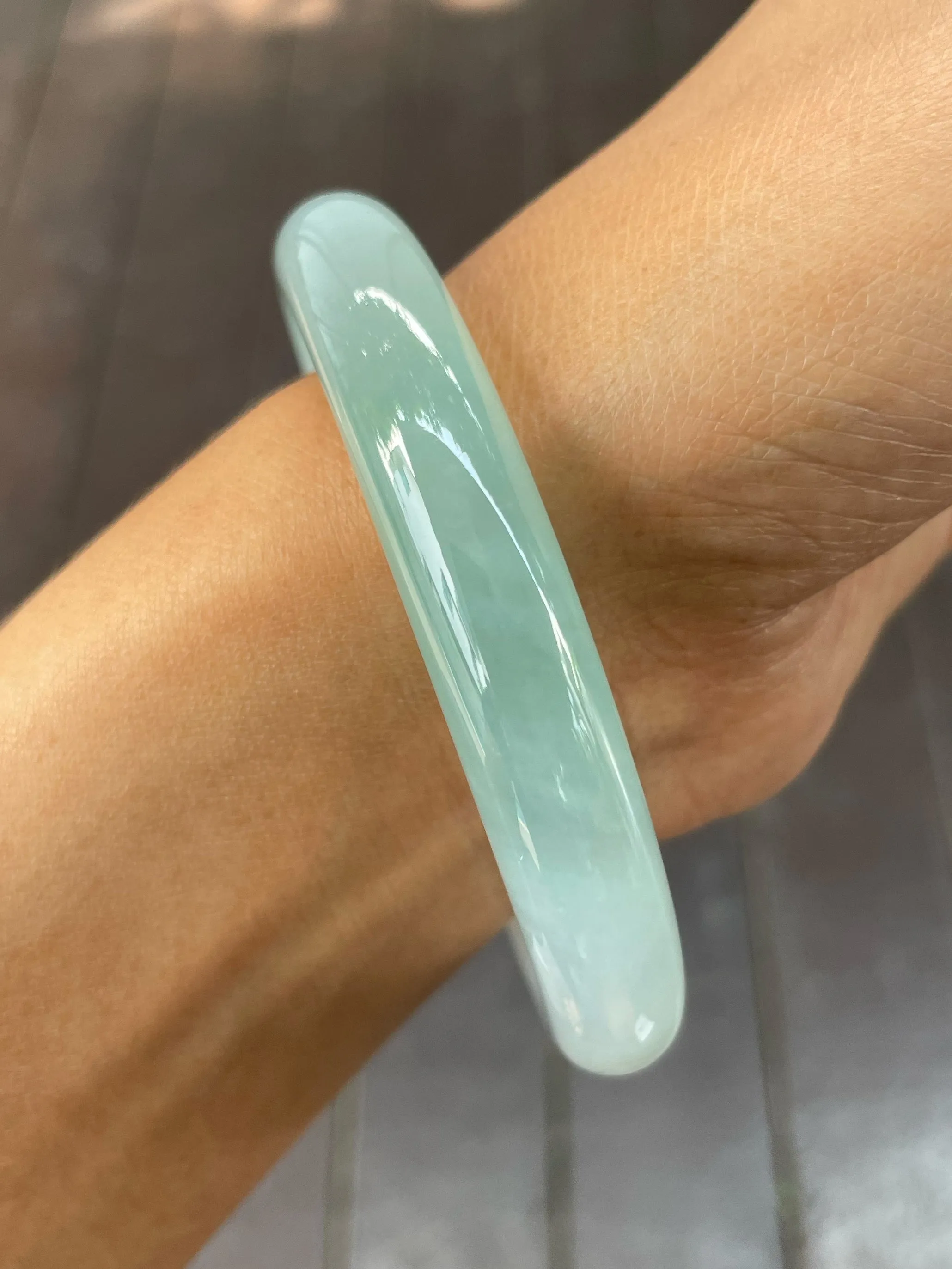 Light Green Jade Bangle | 56mm (NJBA156)