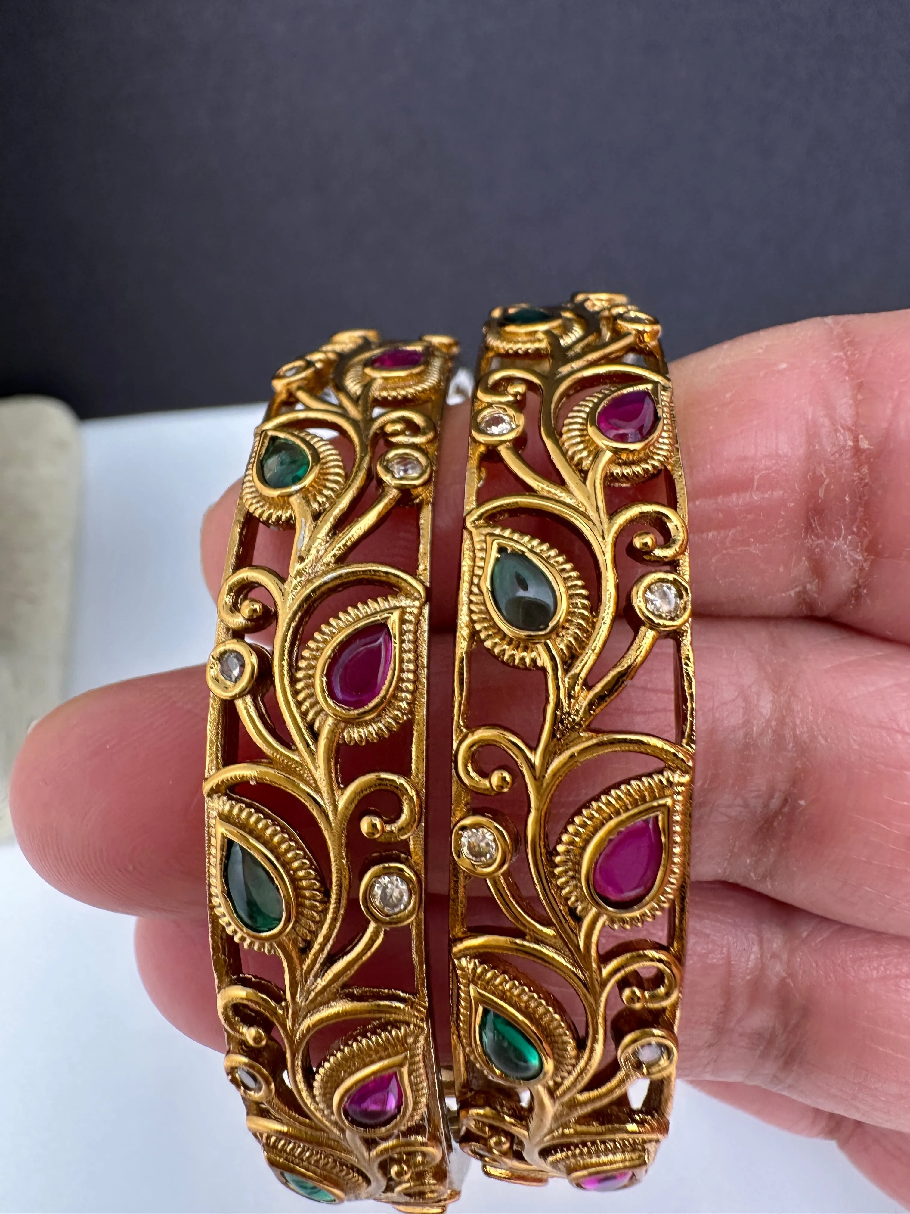 Matte Leaf Pattern Bangles