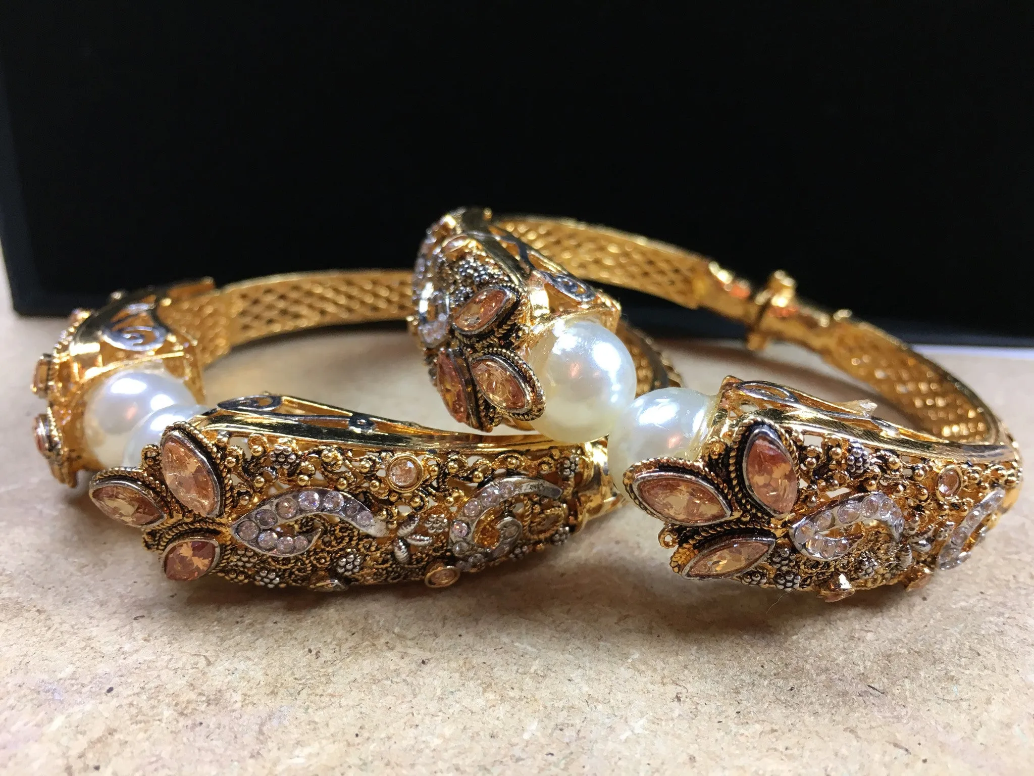 Mor Bangle