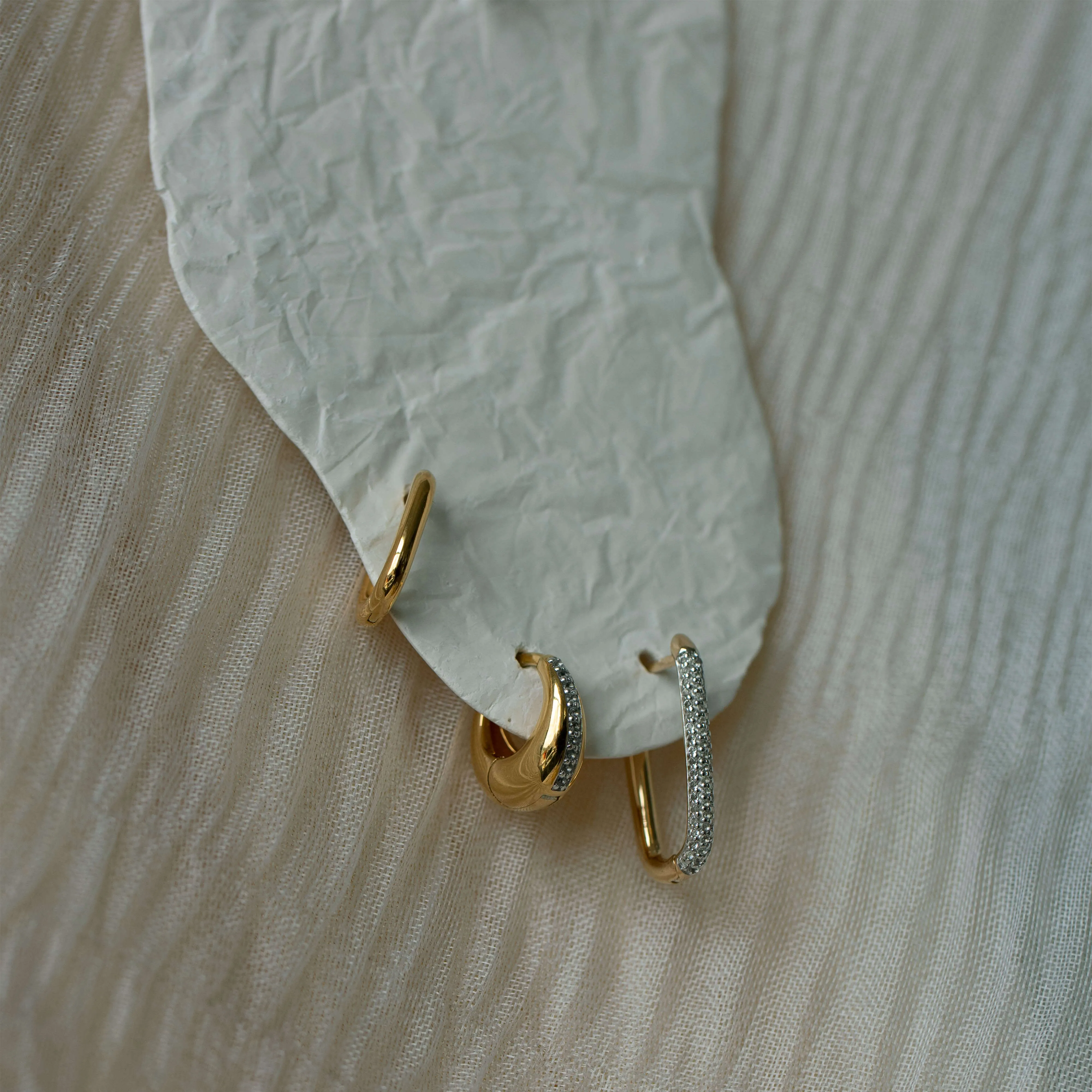 Paperclip Medium White Topaz Earring