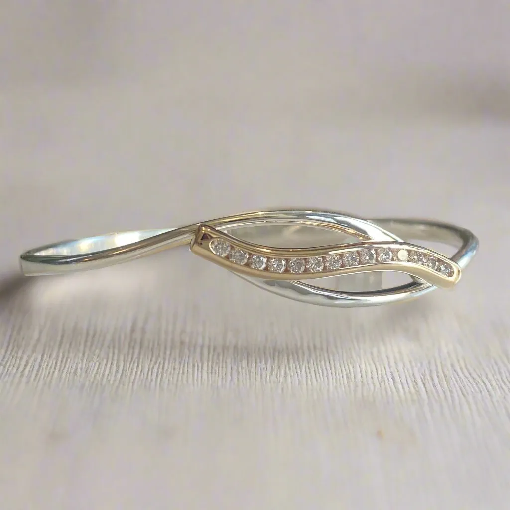 "Crest" Diamond Bracelet