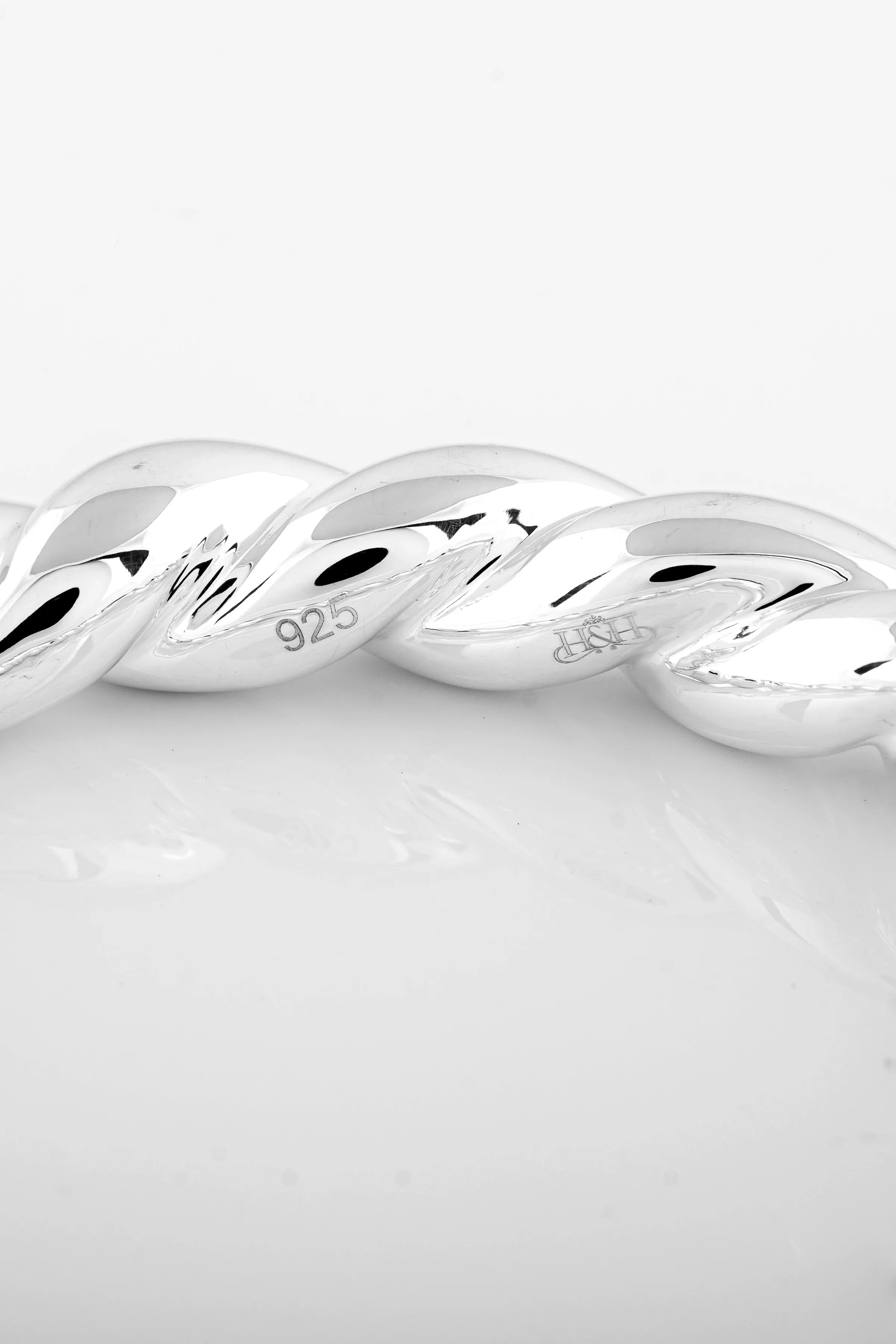 SS04 Silver Twisted Bangle