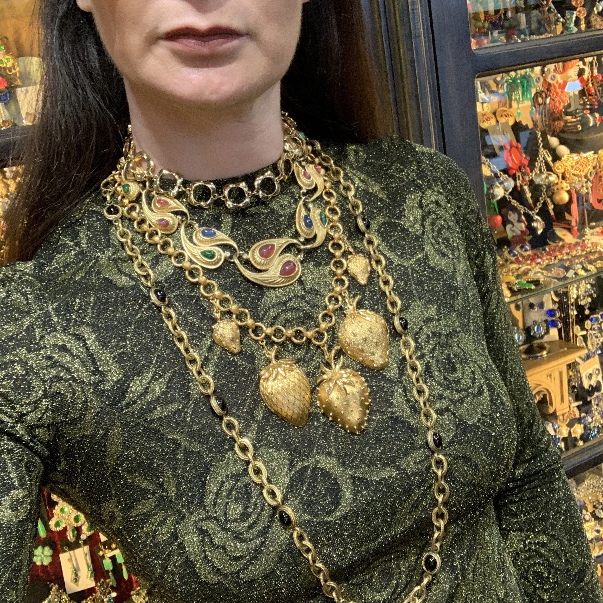 Vintage Trifari Necklace with ruby emerald sapphire glass stones gold